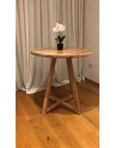 Mesa redonda en Madera...